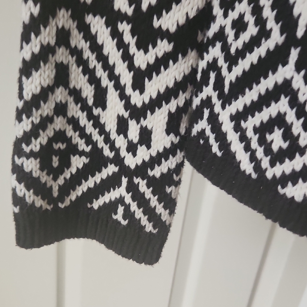 White House Black Market Black/White Geometric Button Front Cardigan Size S - Picture 5 of 14